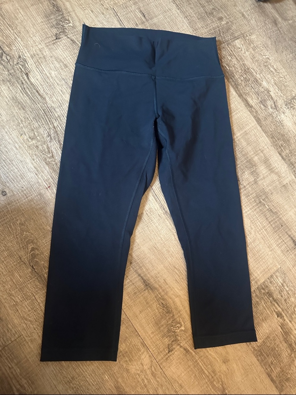 Lululemon athletica navy blue Active Capri Leggings